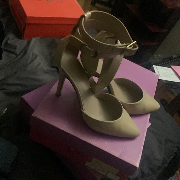 Shoes - Picture 2 of 2